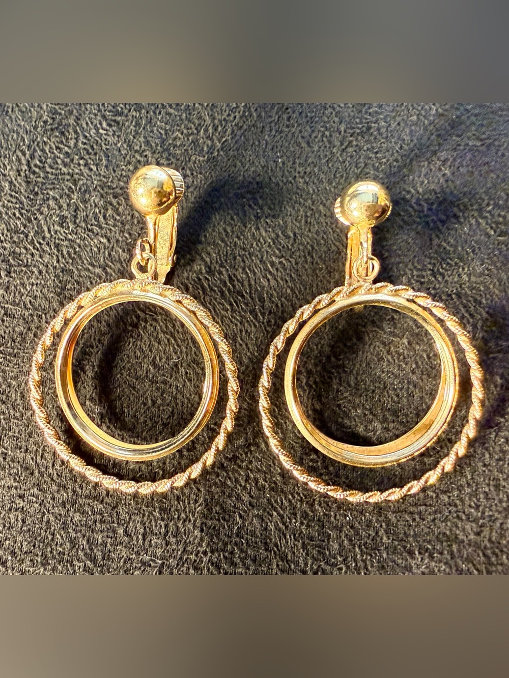 Vintage Signed Avon Gold Tone Double Hoop Dangle Clip On Earrings